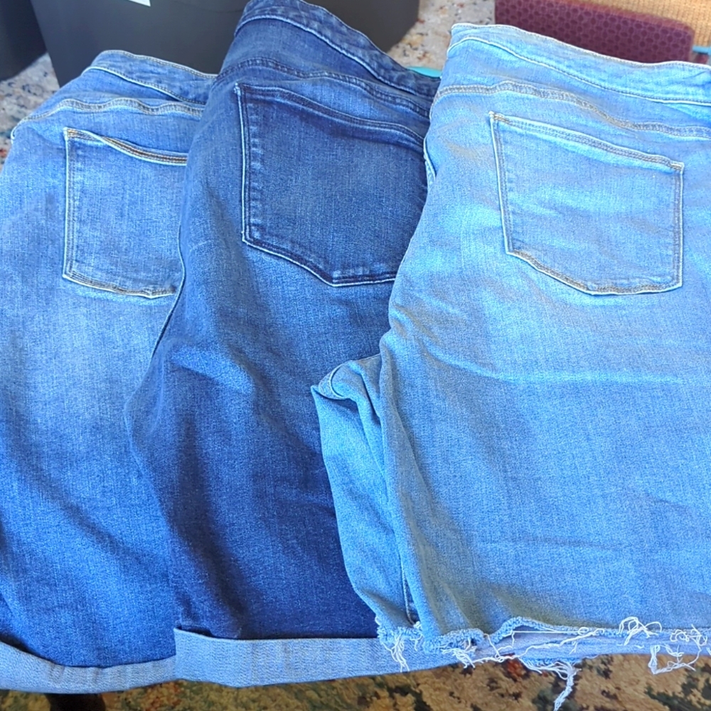 ⭐⭐⭐Bundle of Universal Thread Denim Shorts Size 24WR⭐⭐⭐